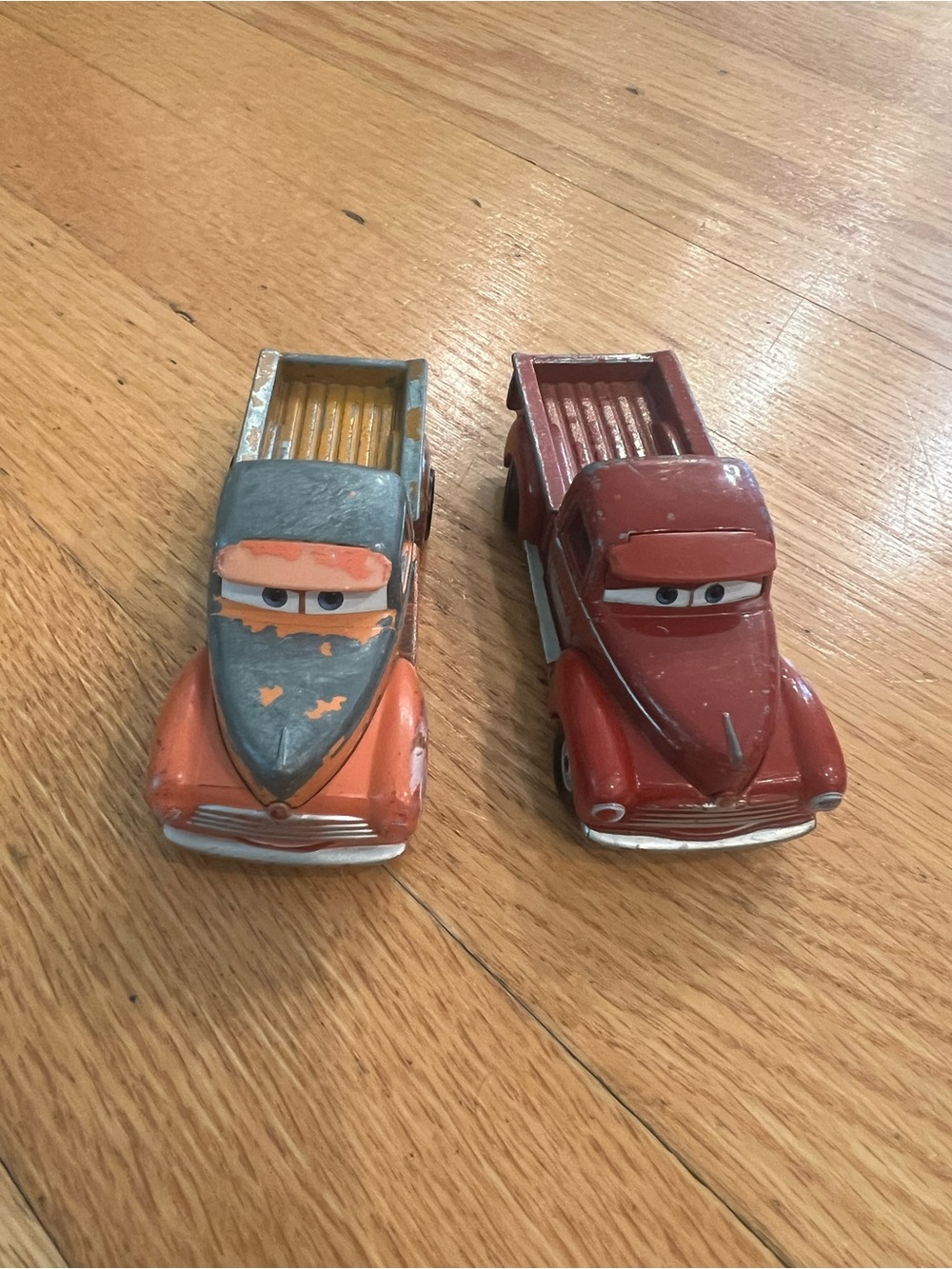 Disney Pixar Cars 3 Smokey Pickup Truck & HEYDAY SMOKEY